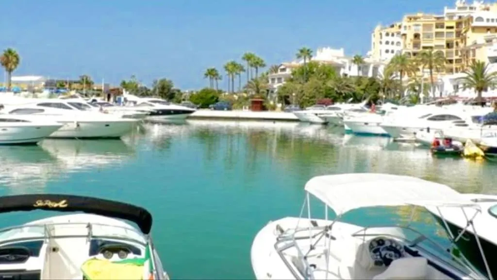 Beach Apartment Two Bedrooms In Cabopino ماربيا