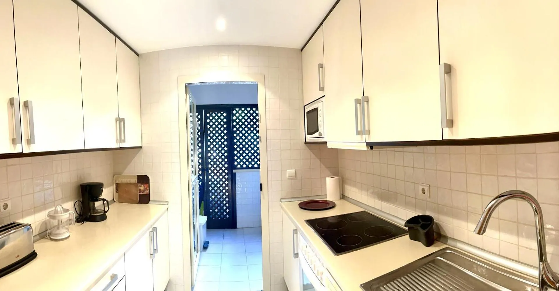 Beach Apartment Two Bedrooms In Cabopino ماربيا إسبانيا
