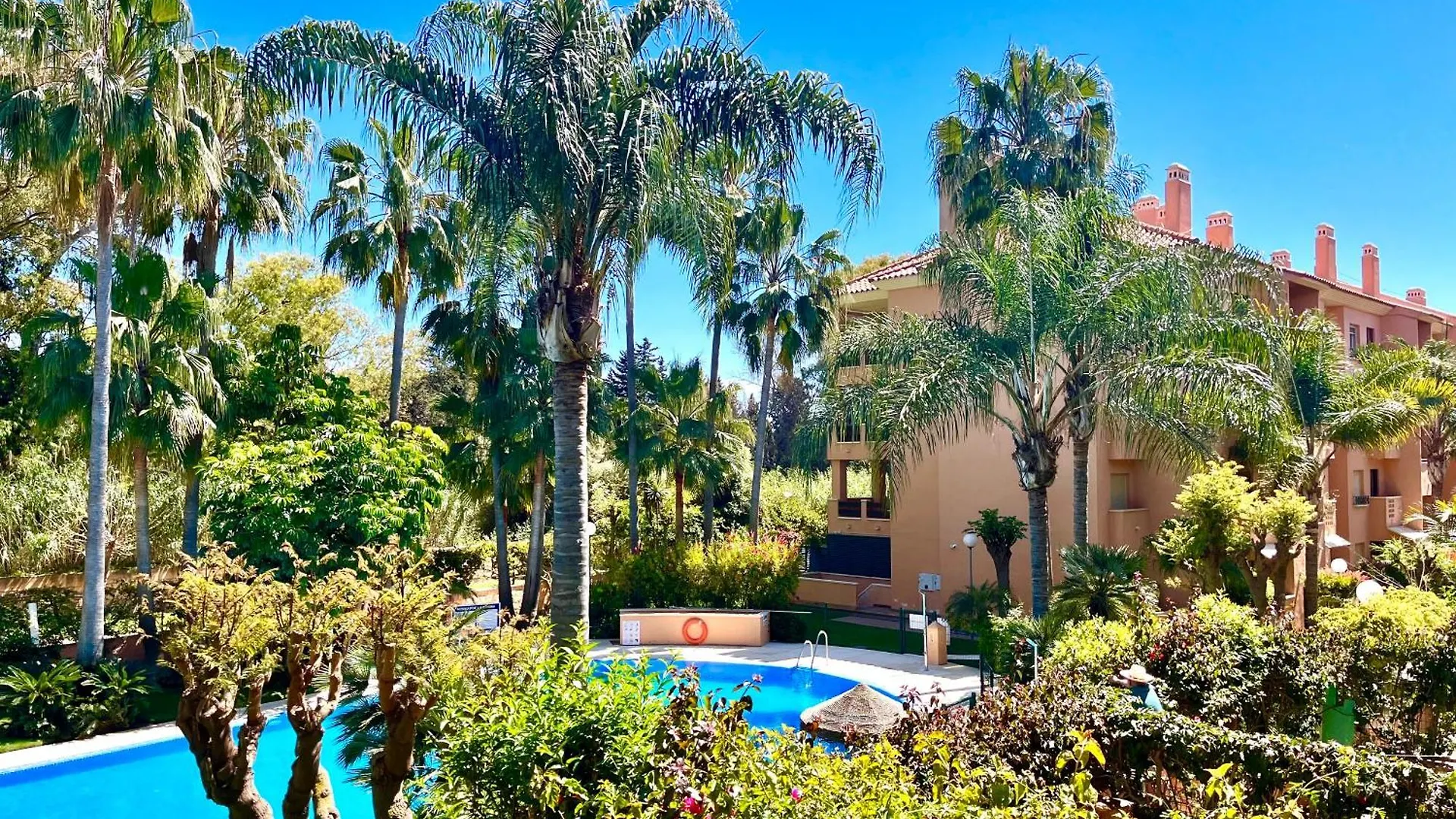 Beach Apartment Two Bedrooms In Cabopino ماربيا